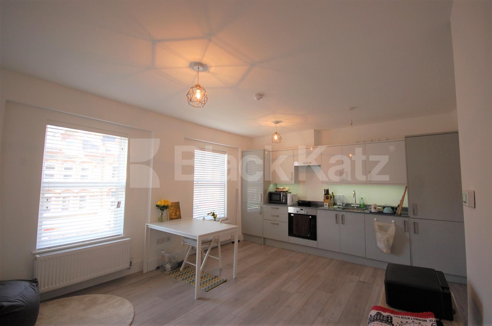 			NEW INSTRUCTION!, 1 Bedroom, 1 bath, 1 reception Apartment			 Ferme Park Road N4, FINSBURY PARK